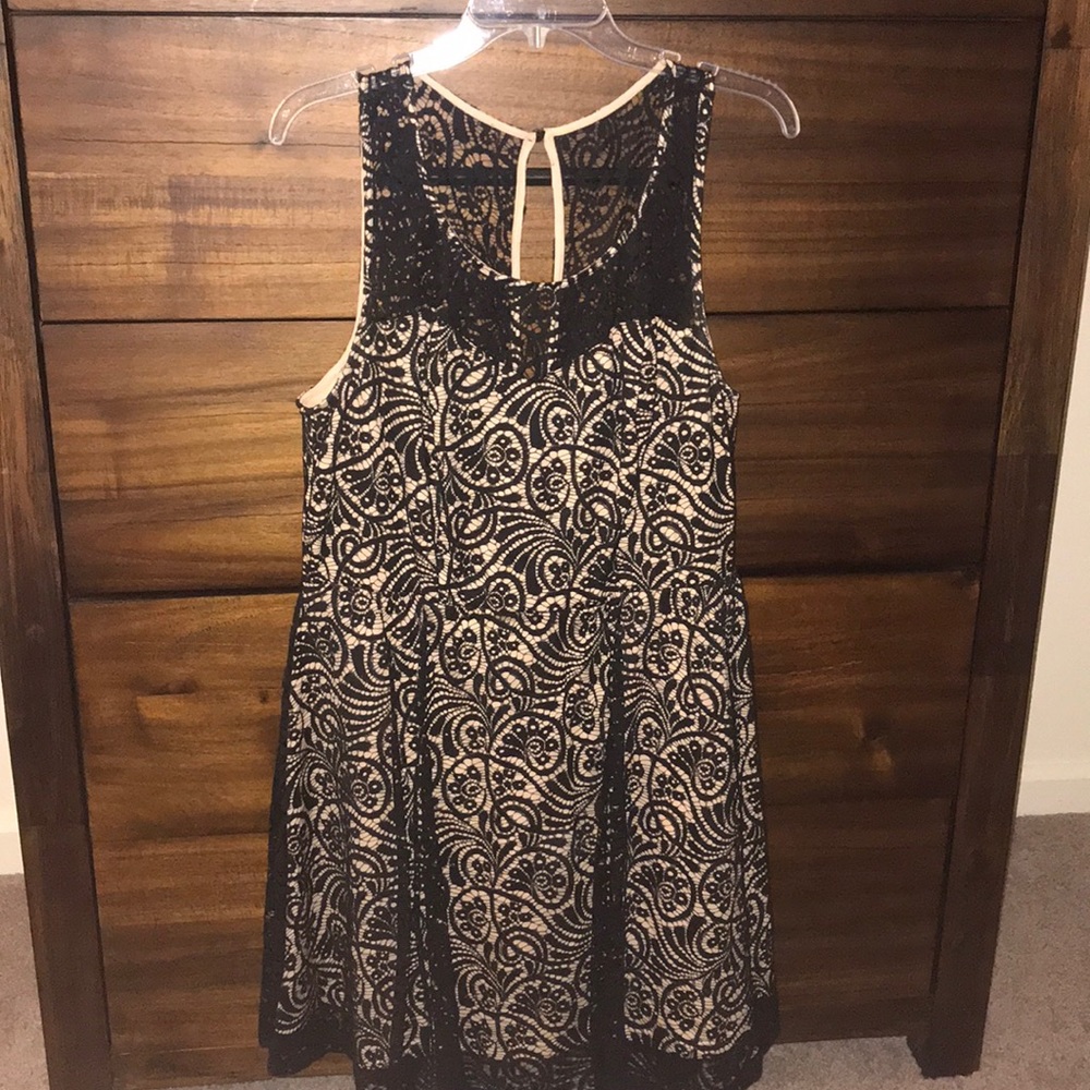 Black & Cream Sleeveless Dress